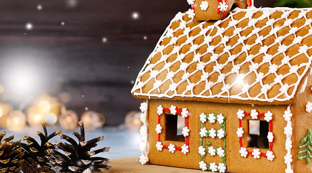 GINGERBREAD HOUSE BUILDING